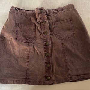 American Eagle size 2-4, fits like a typical small. Great skirt for warm weather